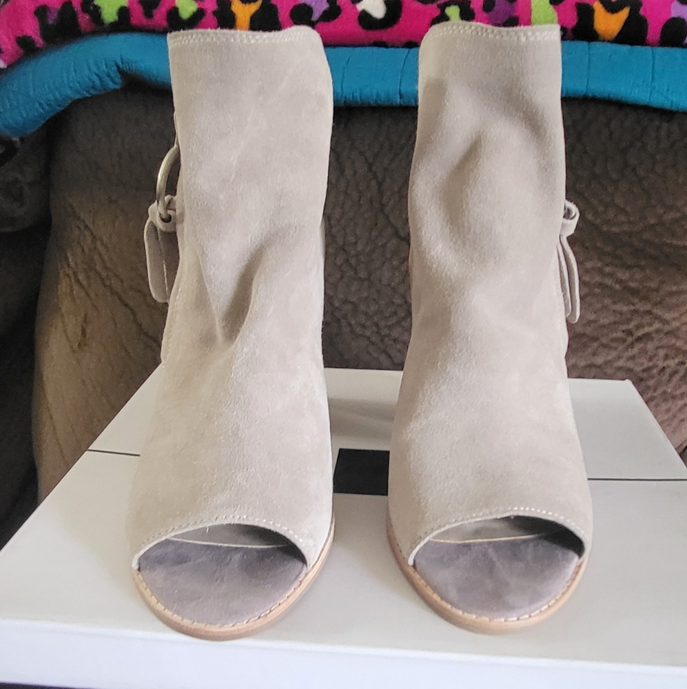 Dolce Vita- Luis suede bootie